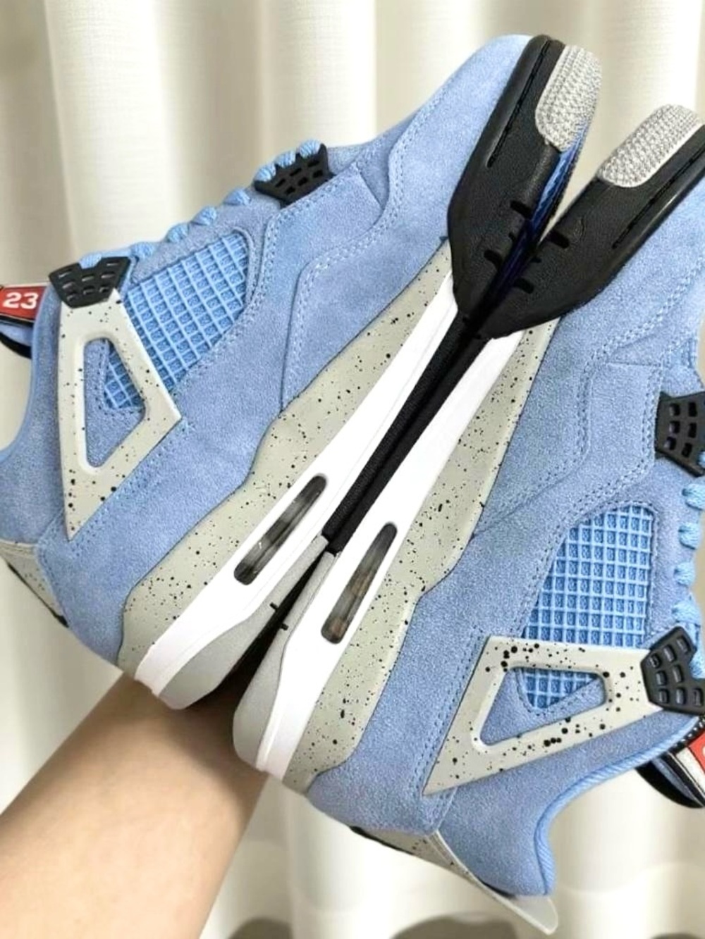 Jordan 4 Retro ‘university blue ‘Men’s Sneakers - Picture 3 of 6